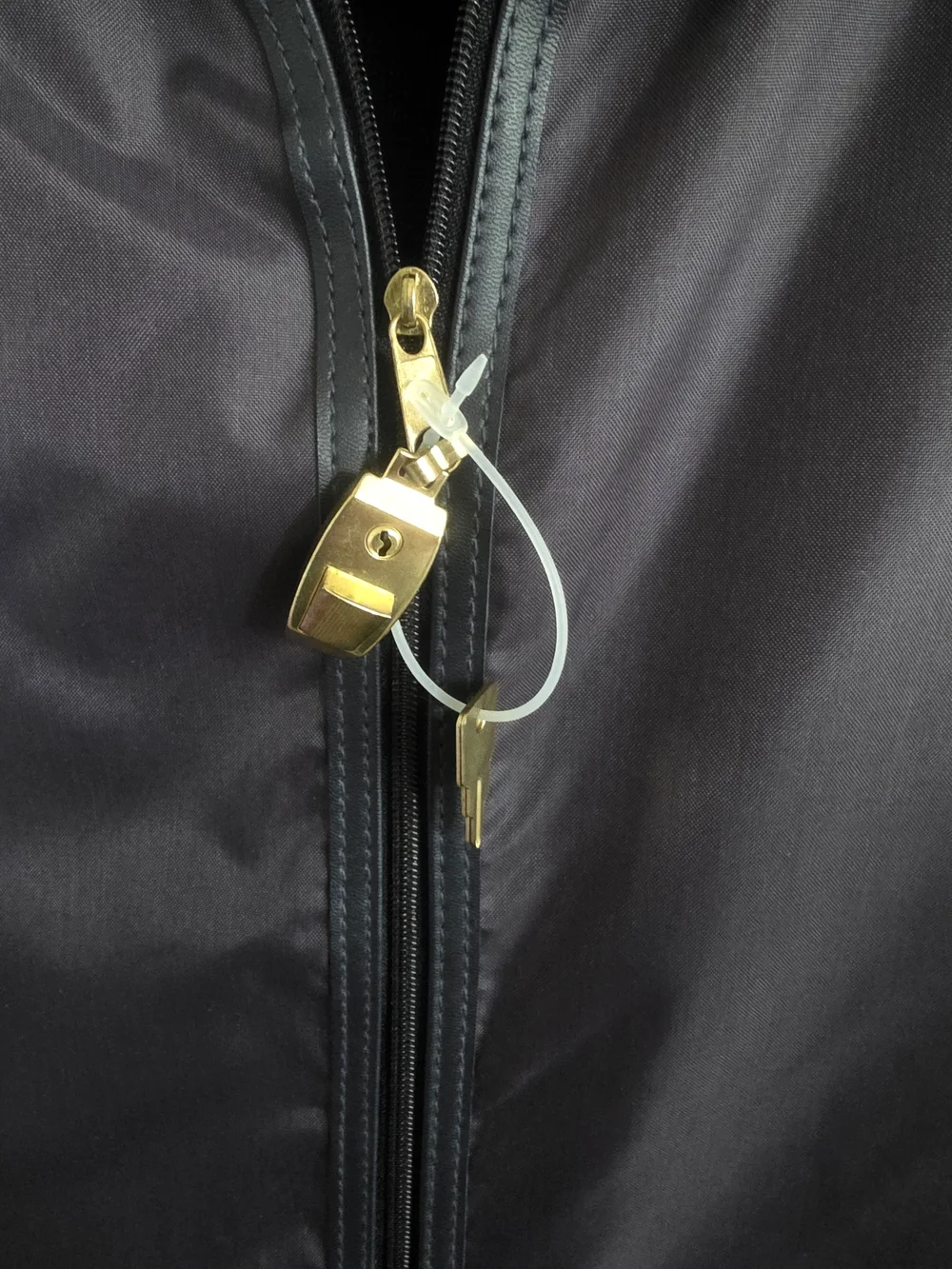 Vintage Fifth Avenue Garment Bag – Travel in Style!